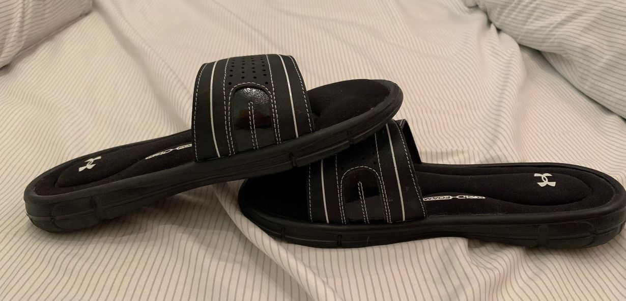 under armour cushioned slides