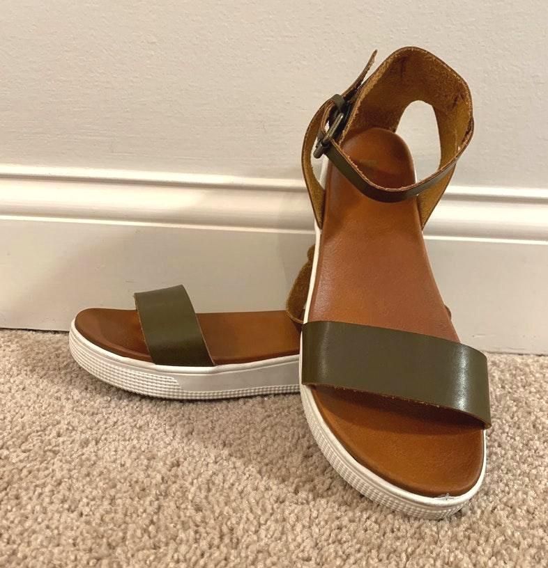 mia sandals