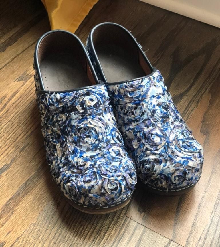 sanita floral clogs