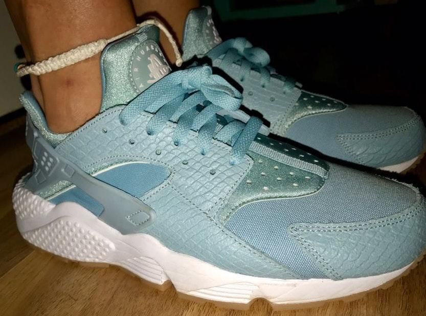 baby blue nike huarache