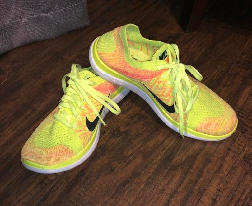 flyknit tennis shoes