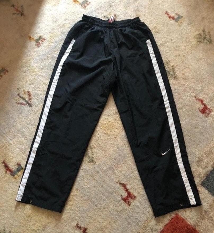 nike swishy joggers