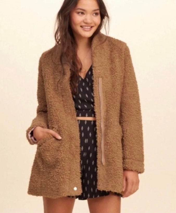 Hollister oversized faux fur coat Clearance