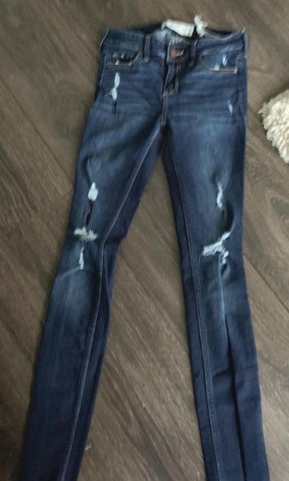 hollister blue jeans