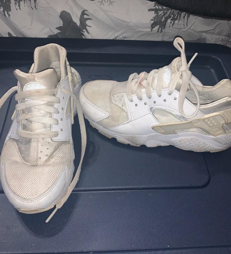 how to clean all white huaraches