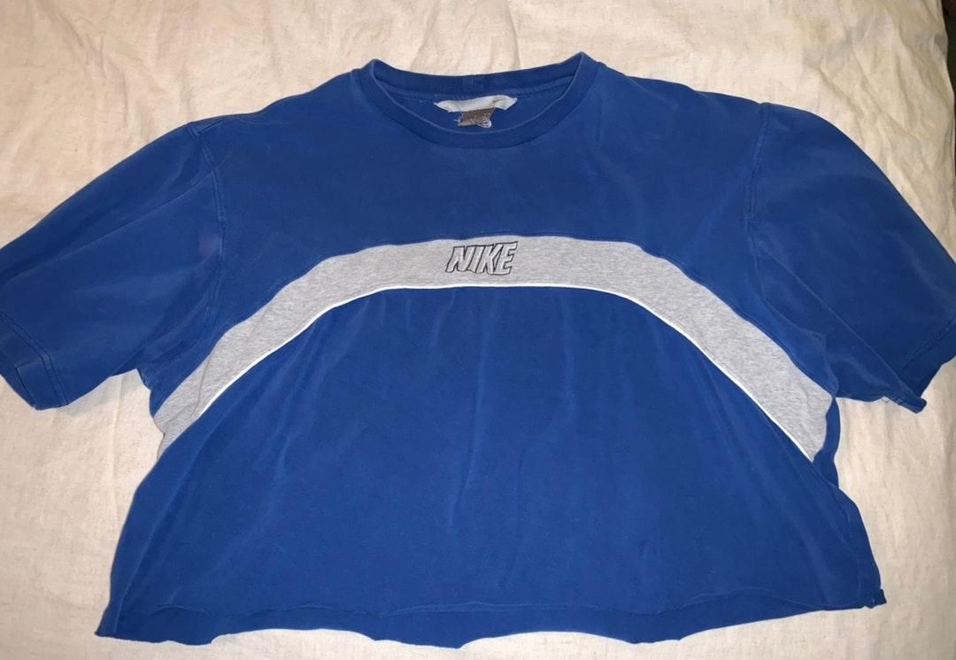 nike vintage crop top
