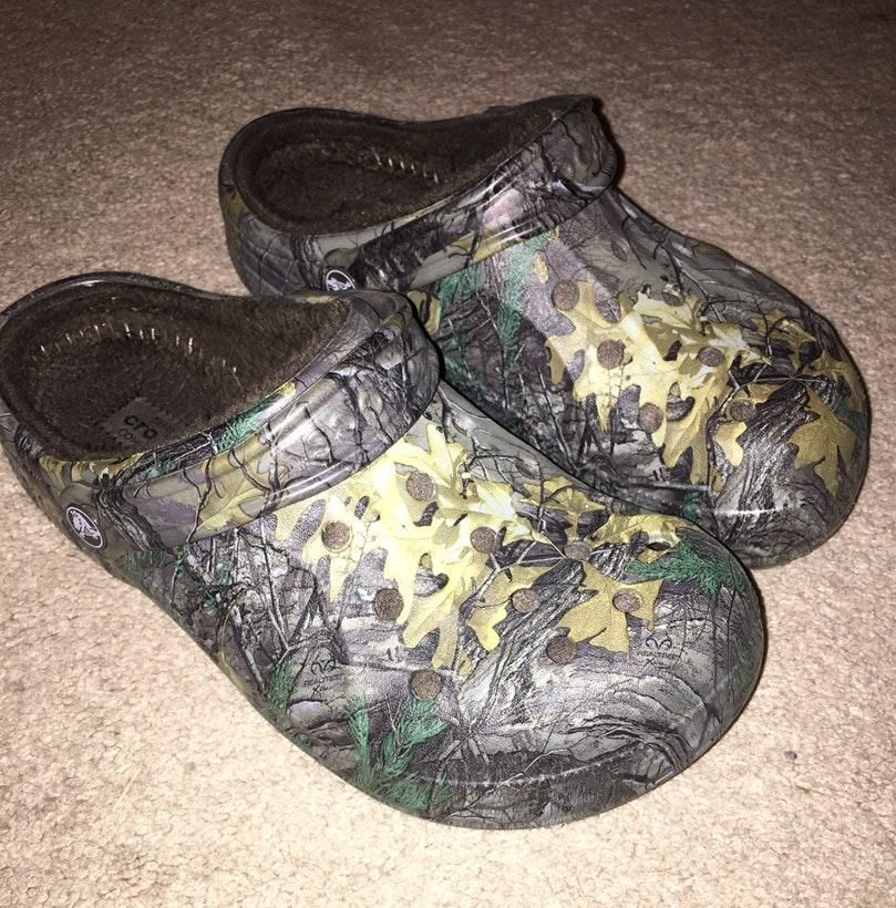 fuzzy camo crocs