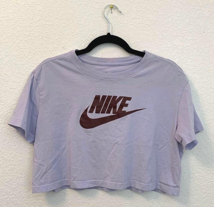 nike lilac crop top