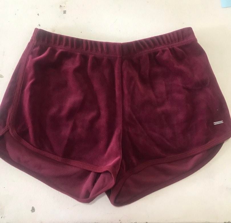 hollister velvet shorts