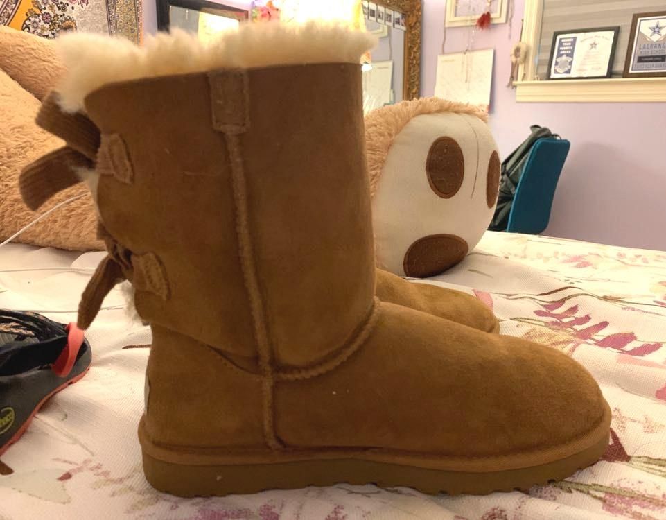light brown uggs with bows