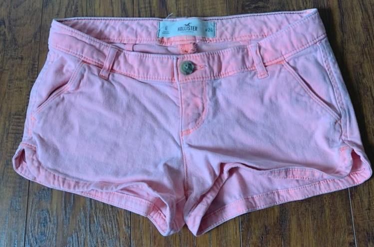 hollister pink shorts