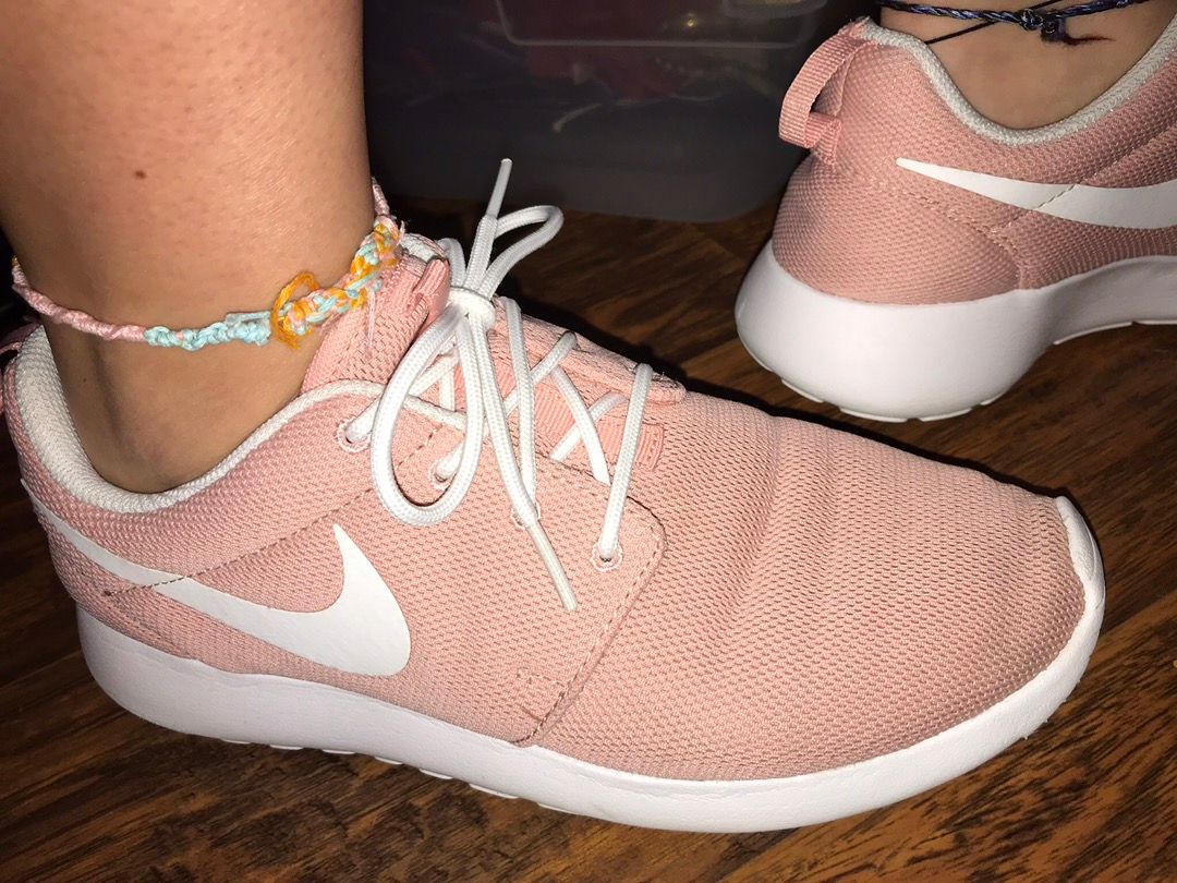 nike baby pink shoes