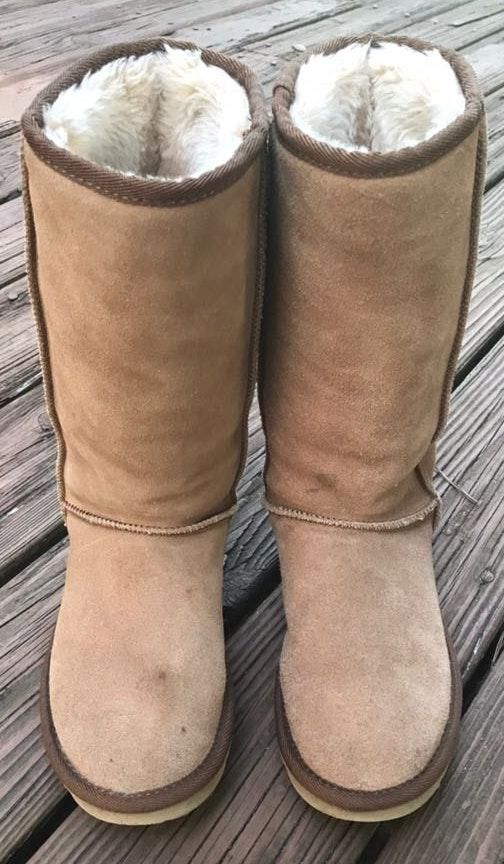 ugg boots light brown