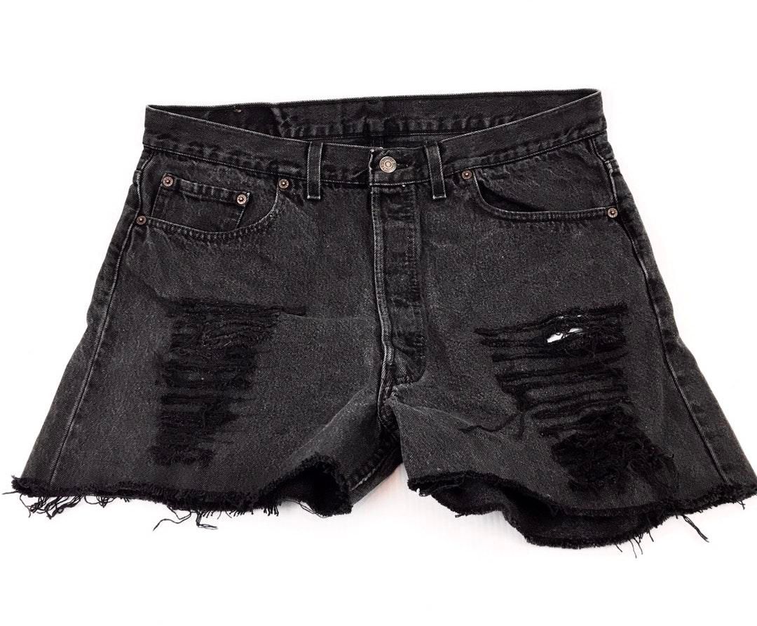 levis distressed shorts