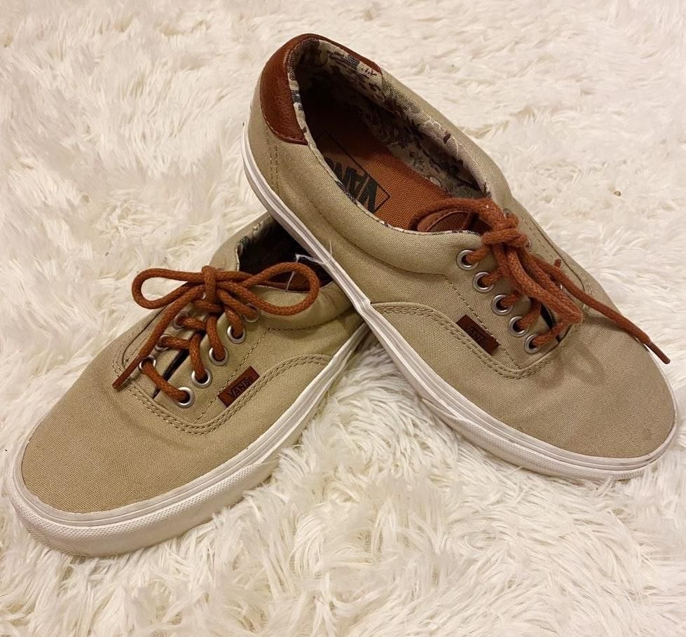 tan canvas vans