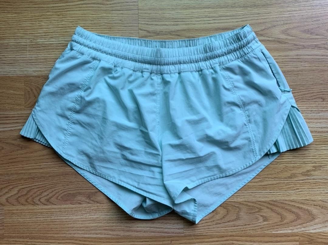 lululemon pleat to street shorts