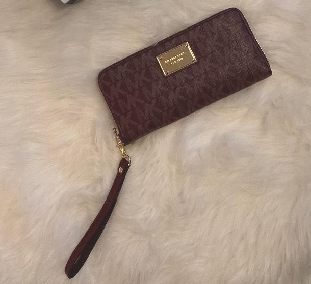 michael kors wallet wristlet