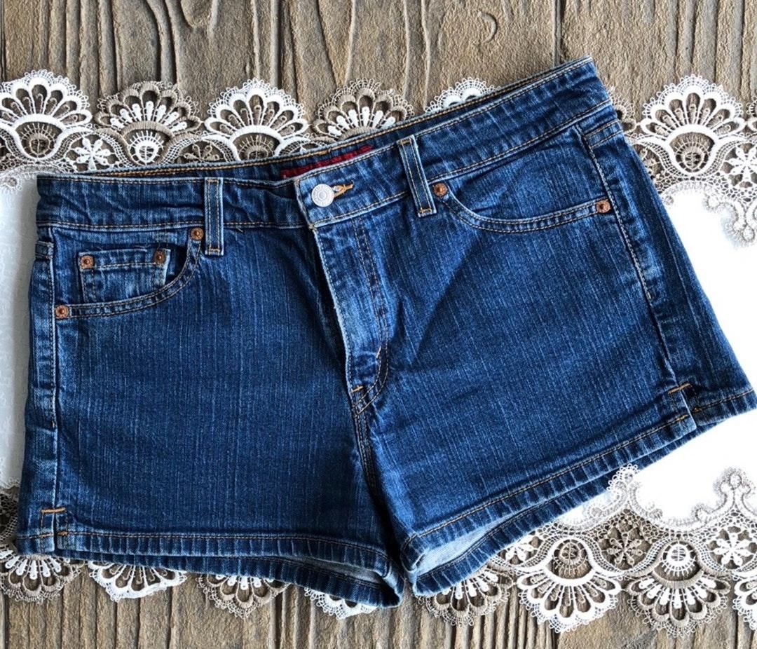 stretch levi shorts