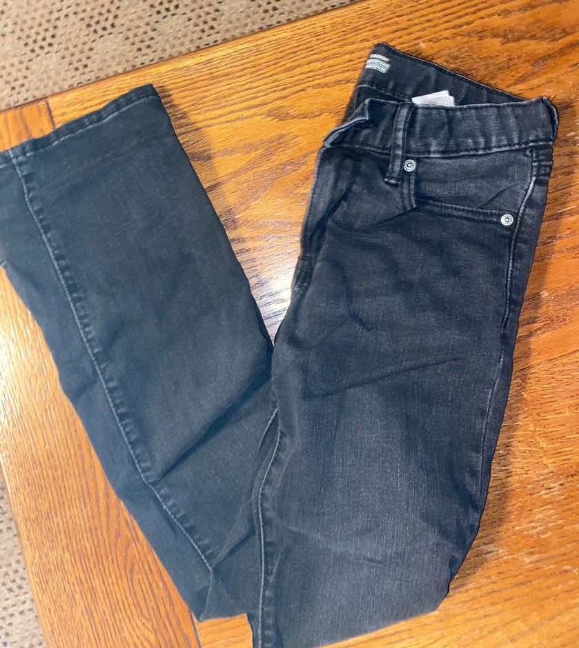 old navy cropped jeans
