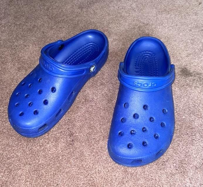 royal blue crocs