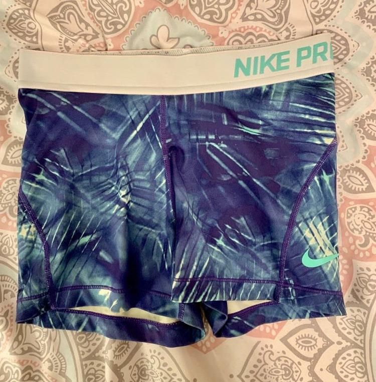 nike patterned spandex