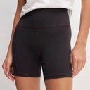 Everlane The Perform Bike Short In Black Photo 1