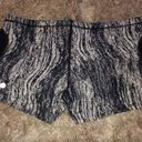 Lululemon  Sweat 2 Swim Texture Twist White Black / Black Size 8 EUC Photo 3