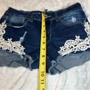 Bongo  Size 6 Women's Distressed Crochet Lace Denim Shorts Photo 7