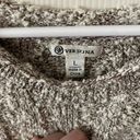 Versona Sweater Photo 2