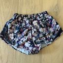 Lululemon Hotty Hot Short 2.5” Photo 2