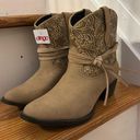 Dingo  Valerie tan ankle cowboy boots size 8.5 new NWT Photo 0