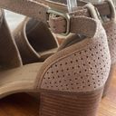 Koolaburra by Ugg  Womens Tan‎ Ashlyn Suede Heeled Sandals Size 7 Photo 4