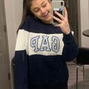 Gap Sweatshirt Photo 0