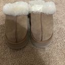 UGG Slippers Photo 3