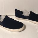 Gap  navy velvet slip on casual shoes sneakers women size 8.5 Photo 1