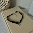 American Vintage Vintage “Zabrina” Black Velvet Choker Charm Necklace Silver Tone Heart Gothic Elegant Photo 3