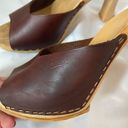 Candie's 90s tan brown leather wood chunky platform  clogs Mules 10 Photo 1