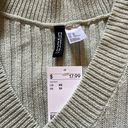 H&M Sweater Vest Photo 1