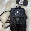 Nike Jordan Small Crossbody Bag Anti-Gravity Pouch (One Size, Black) Photo 1