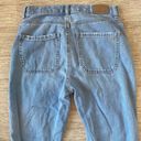 American Eagle Women’s  Mom Jean Light Wash Size 2 Short Photo 6