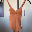 SKIMS NWT  EVERYDAY SCULPT BODYSUIT BRONZE Size M Photo 2