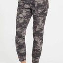 Spanx  NWT Blackwash Camo Print Stretch Twill Cargo Jogger Pants Size Medium Photo 0