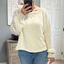 Pink Lily Cream sweater Photo 0