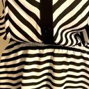 Alya || Black/white striped scoop neck sleeveless blouse with elastic at waist Photo 3