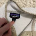 Patagonia  synchilla t strap white and beige size medium Photo 2