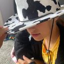 Cowprint Cowboy Hat White Photo 1