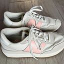 New Balance Women's 237 V1 Classic Sneaker Photo 2