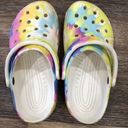 Crocs  Rainbow Women’s 7 Men’s 5 Yellow Blue Pink White Tie Dye Photo 2