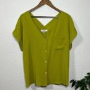 Sweet Rain  Women’s Large Chartreuse Green Short Sleeve Lightweight Pocket Blouse Photo 0