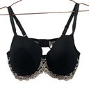 Wacoal  black bra with a white lace accent. Size 38DD Photo 2